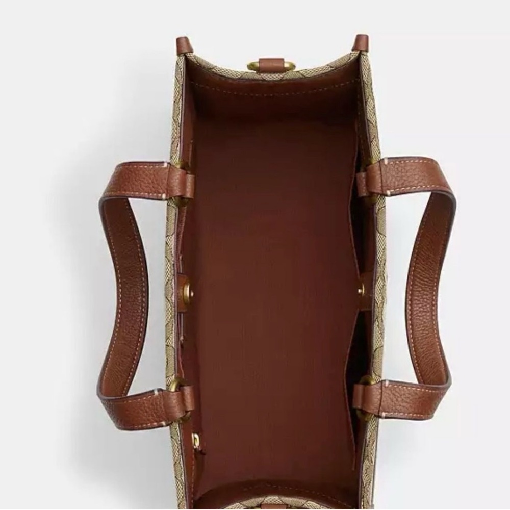 NWT Disney X Coach
Dempsey Carryall in Sig Jacquard
Mickey Mouse Msrp:$528 - Picture 3 of 13